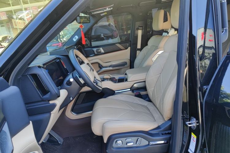 Used Formula Leopard 8 2025 Smart & Brave Flagship Edition 7 Seats Left Front Seat