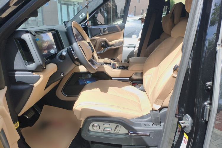 Used Formula Leopard 8 2025 Smart & Brave Flagship Edition 7 Seats Left Front Seat