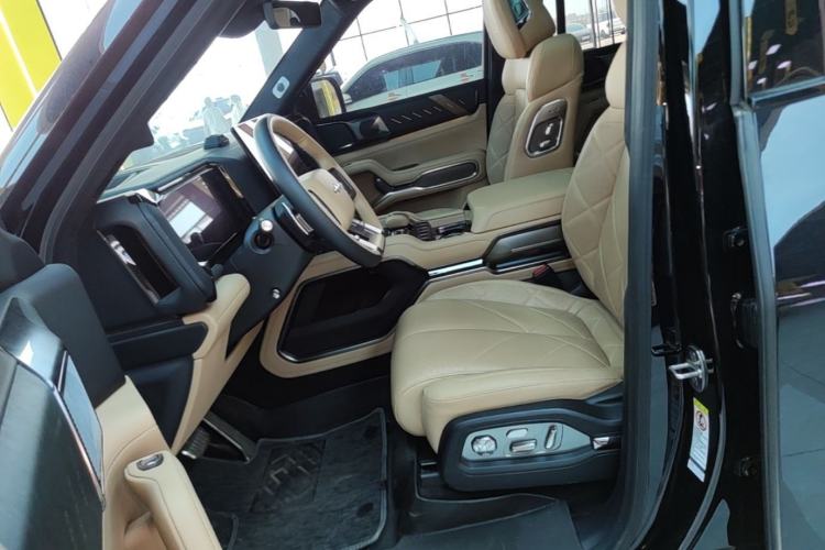 Used Formula Leopard 8 2025 Smart & Brave Flagship Edition 7 Seats Left Front Seat