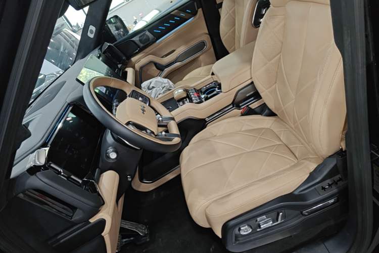 Used Formula Leopard 8 2025 Smart & Brave Flagship Edition 7 Seats Left Front Seat