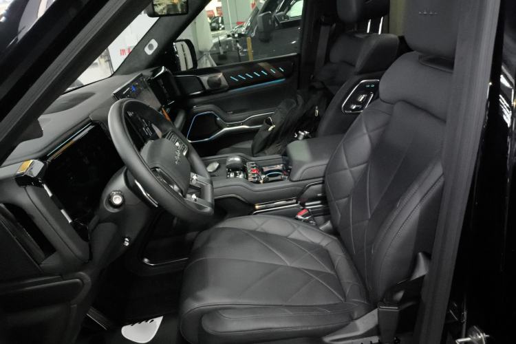 Used Formula Leopard 8 2025 Smart & Brave Flagship Edition 7 Seats Left Front Seat