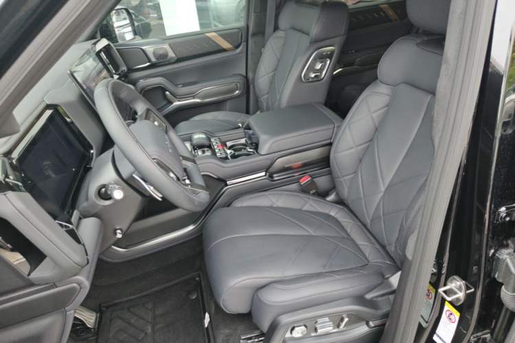 Used Formula Leopard 8 2025 Smart & Brave Flagship Edition 7 Seats Left Front Seat