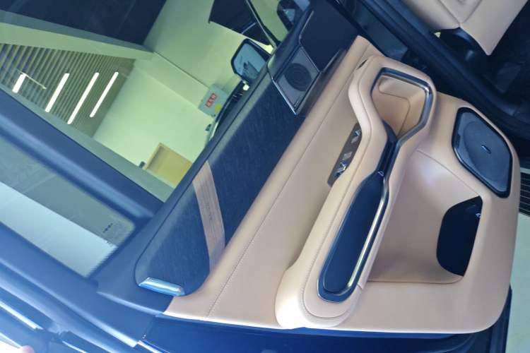 Used Formula Leopard 8 2025 Smart & Brave Flagship Edition 7 Seats Left Rear Door Interior