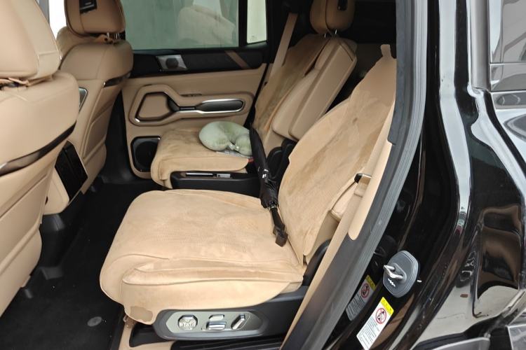 Used Formula Leopard 8 2025 Smart & Brave Flagship Edition 6 Seats Left Rear Seat