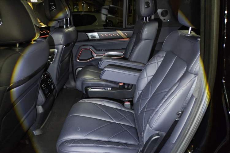 Used Formula Leopard 8 2025 Smart & Brave Flagship Edition 6 Seats Left Rear Seat