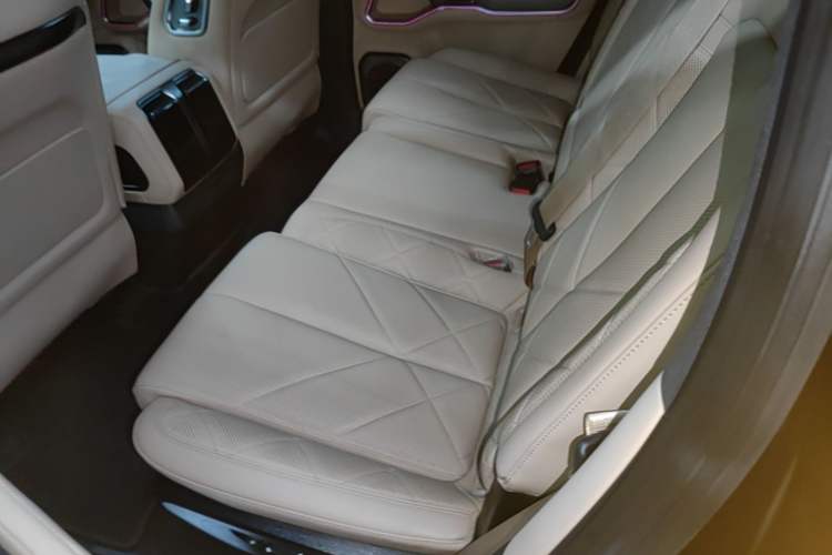 Used Formula Leopard 8 2025 Smart & Brave Flagship Edition 7 Seats Left Rear Seat