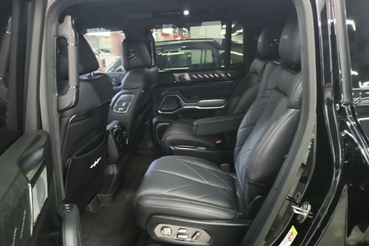 Used Formula Leopard 8 2025 Smart & Brave Flagship Edition 6 Seats Left Rear Seat