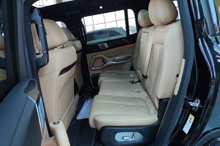 Used Formula Leopard 8 2025 Smart & Brave Flagship Edition 7 Seats Left Rear Seat