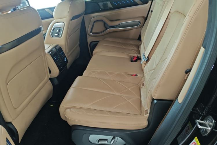 Used Formula Leopard 8 2025 Smart & Brave Flagship Edition 7 Seats Left Rear Seat