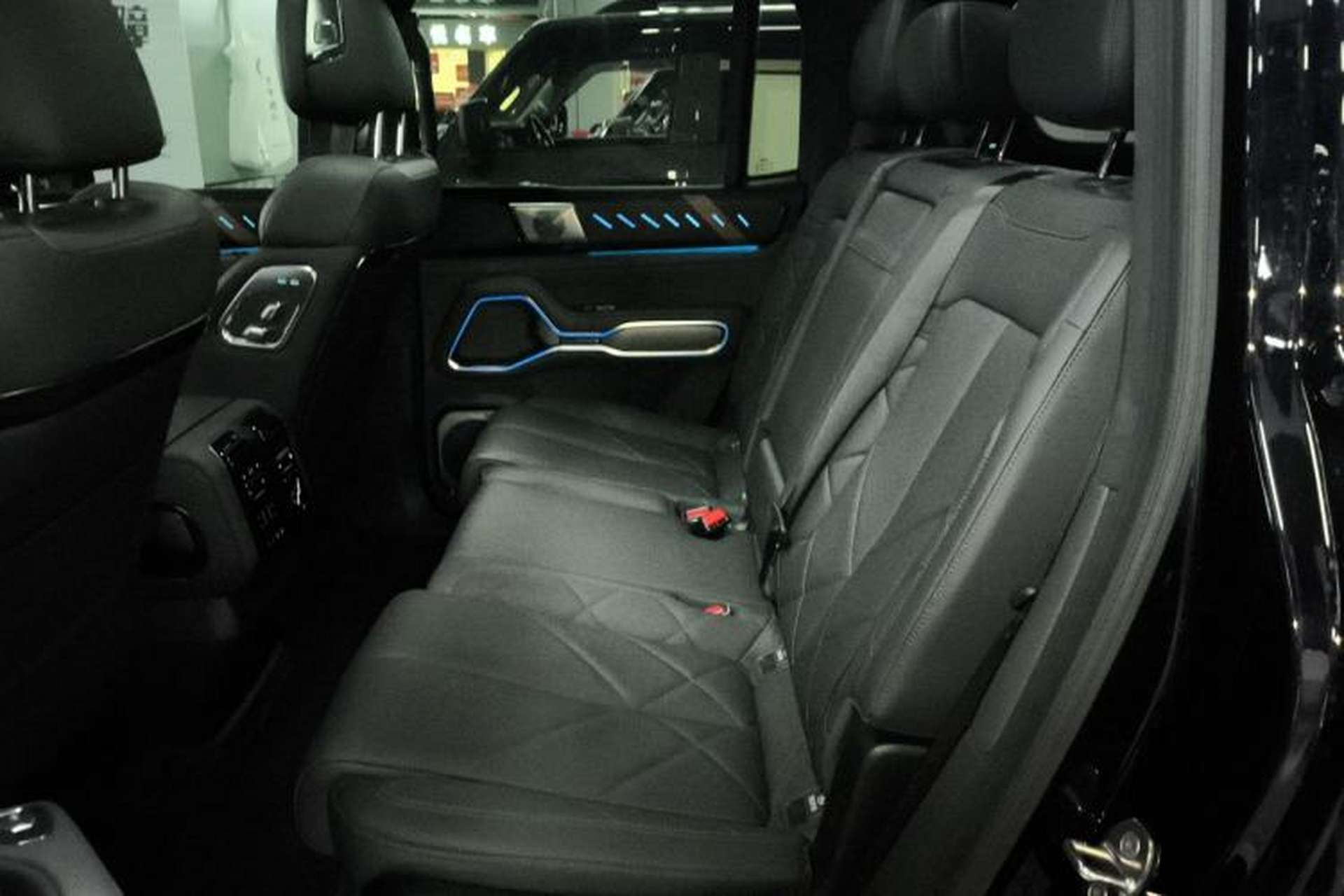 Used Formula Leopard 8 2025 Smart & Brave Flagship Edition 7 Seats Left Rear Seat