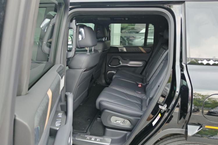 Used Formula Leopard 8 2025 Smart & Brave Flagship Edition 7 Seats Left Rear Seat