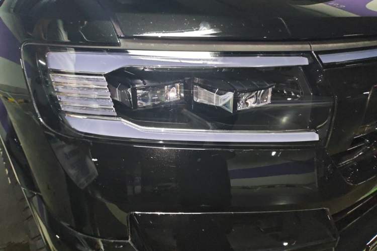 Used Formula Leopard 8 2025 Smart & Brave Flagship Edition 7 Seats Right Front Headlight