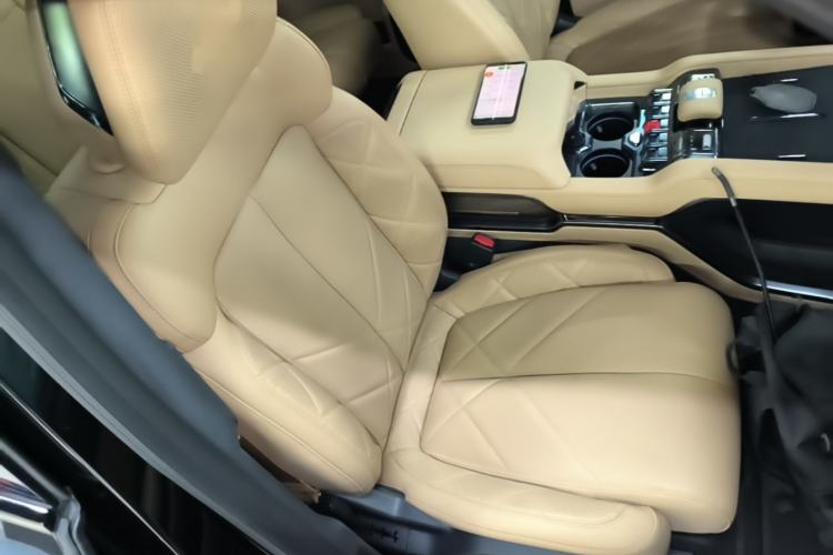 Used Formula Leopard 8 2025 Smart & Brave Flagship Edition 7 Seats Right Front Seat