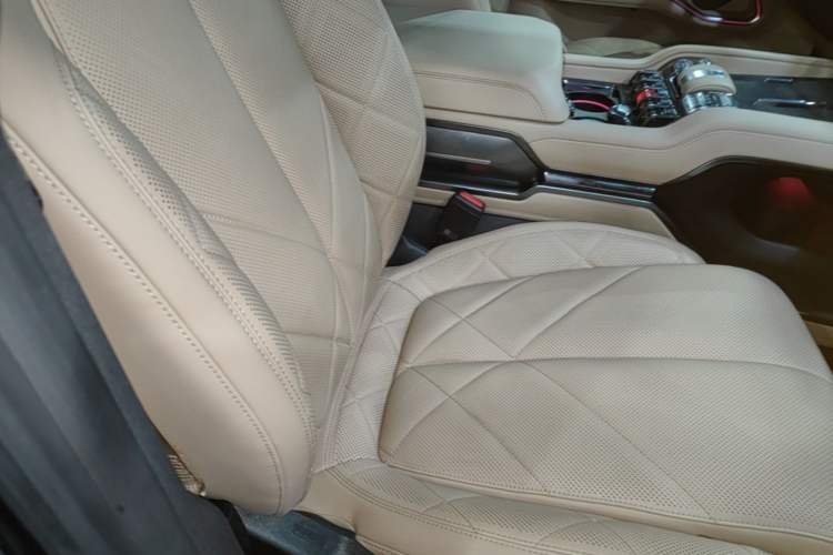 Used Formula Leopard 8 2025 Smart & Brave Flagship Edition 7 Seats Right Front Seat