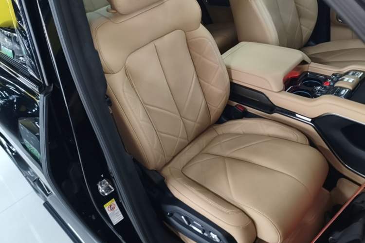 Used Formula Leopard 8 2025 Smart & Brave Flagship Edition 7 Seats Right Front Seat