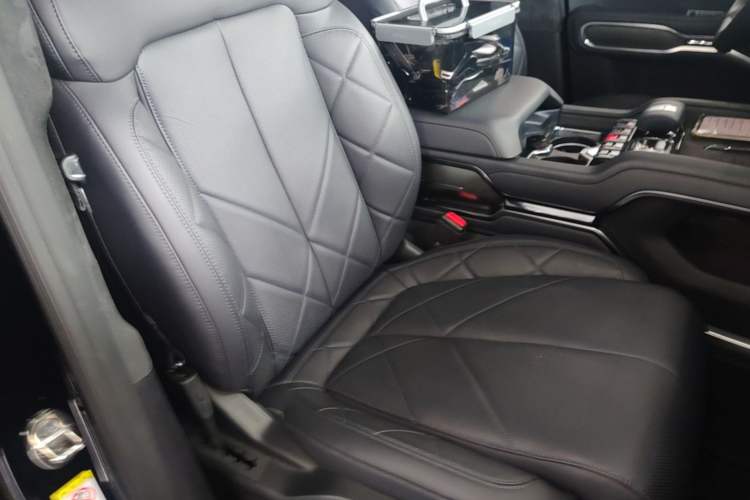 Used Formula Leopard 8 2025 Smart & Brave Flagship Edition 7 Seats Right Front Seat