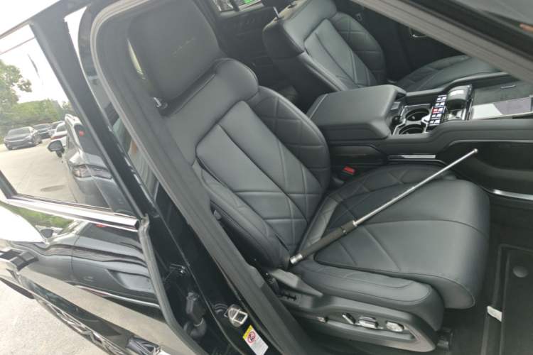 Used Formula Leopard 8 2025 Smart & Brave Flagship Edition 7 Seats Right Front Seat