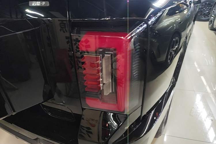 Used Formula Leopard 8 2025 Smart & Brave Flagship Edition 6 Seats Right Rear Taillight