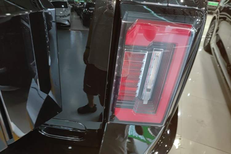 Used Formula Leopard 8 2025 Smart & Brave Flagship Edition 7 Seats Right Rear Taillight