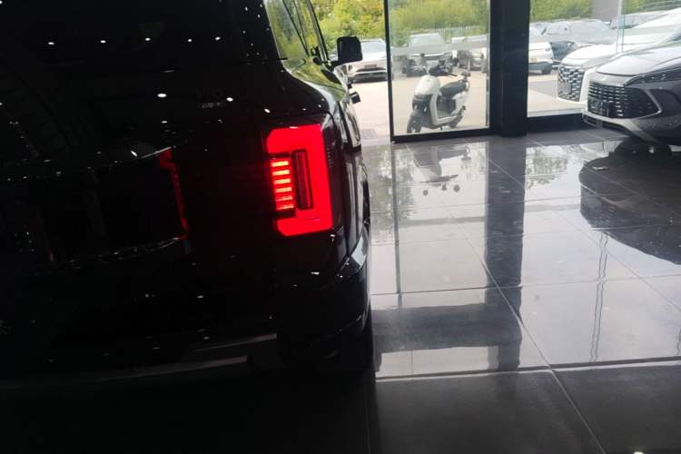 Used Formula Leopard 8 2025 Smart & Brave Flagship Edition 7 Seats Right Rear Taillight