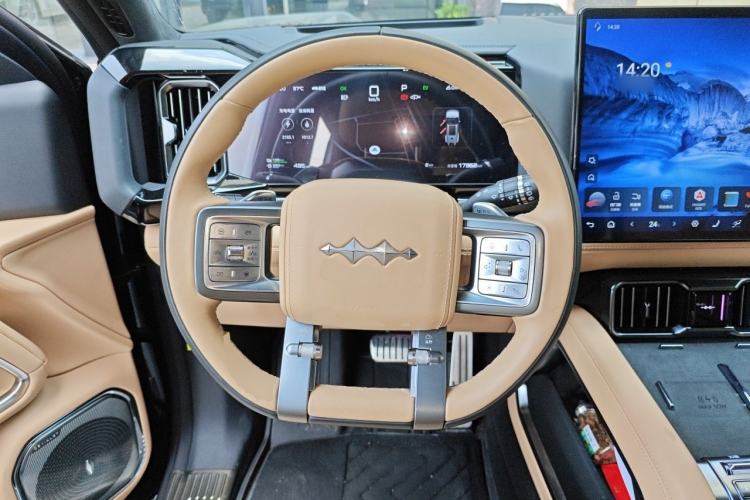 Used Formula Leopard 8 2025 Smart & Brave Flagship Edition 7 Seats Steering Wheel