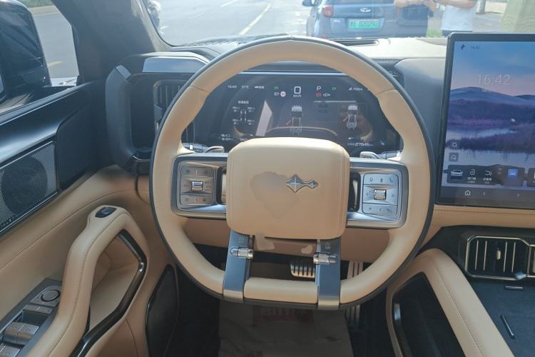 Used Formula Leopard 8 2025 Smart & Brave Flagship Edition 7 Seats Steering Wheel