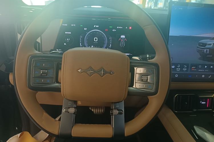 Used Formula Leopard 8 2025 Smart & Brave Flagship Edition 7 Seats Steering Wheel