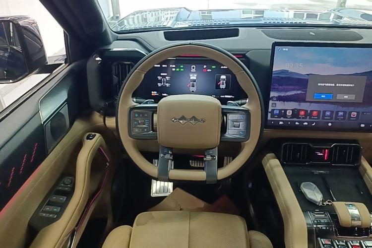 Used Formula Leopard 8 2025 Smart & Brave Flagship Edition 7 Seats Steering Wheel