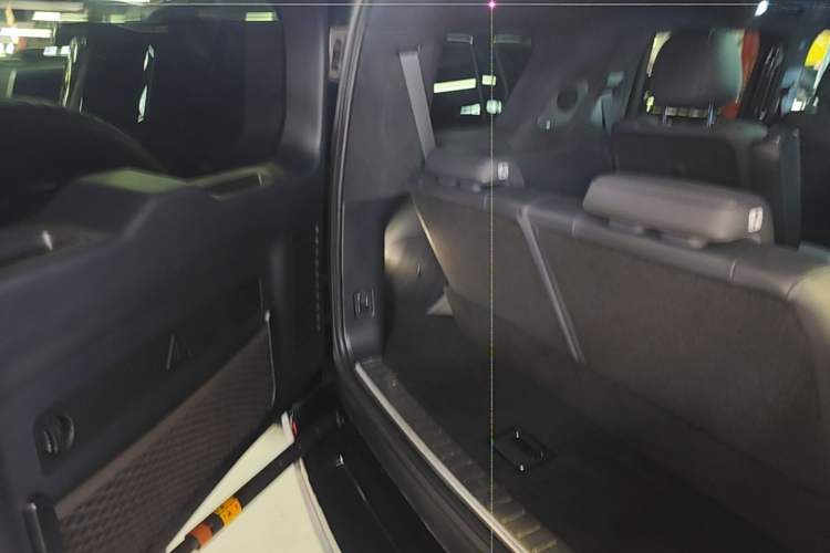 Used Formula Leopard 8 2025 Smart & Brave Flagship Edition 6 Seats Trunk