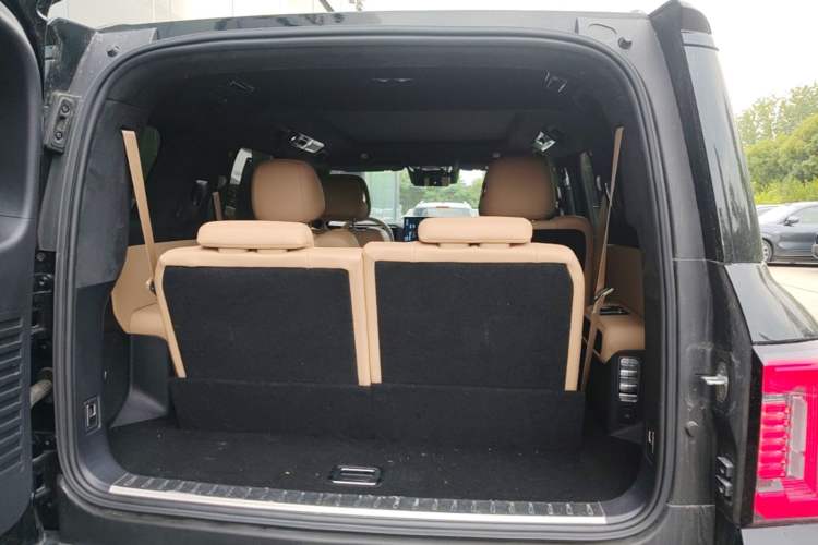 Used Formula Leopard 8 2025 Smart & Brave Flagship Edition 6 Seats Trunk