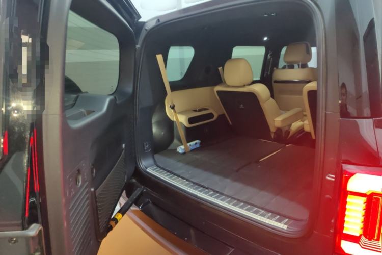 Used Formula Leopard 8 2025 Smart & Brave Flagship Edition 6 Seats Trunk