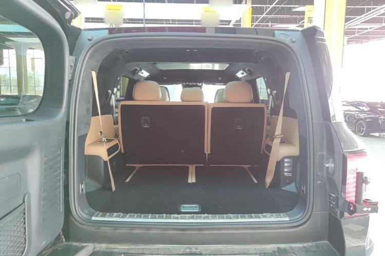 Used Formula Leopard 8 2025 Smart & Brave Flagship Edition 7 Seats Trunk