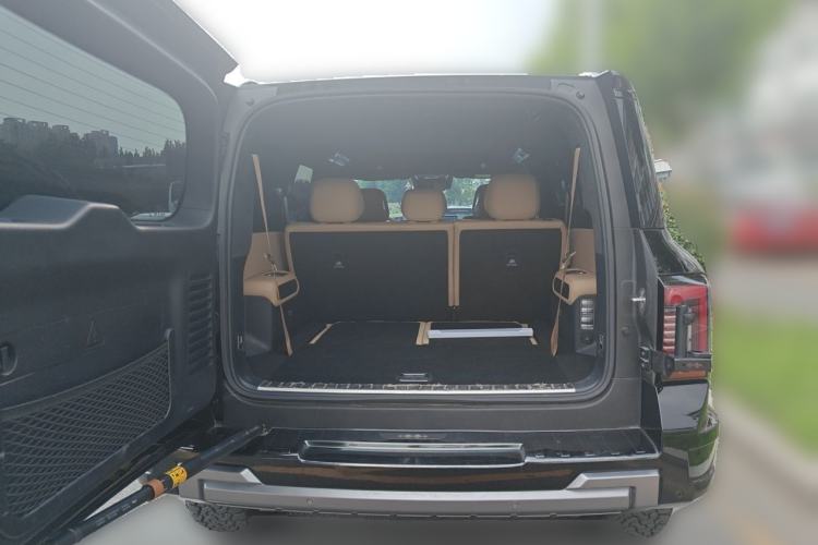 Used Formula Leopard 8 2025 Smart & Brave Flagship Edition 7 Seats Trunk