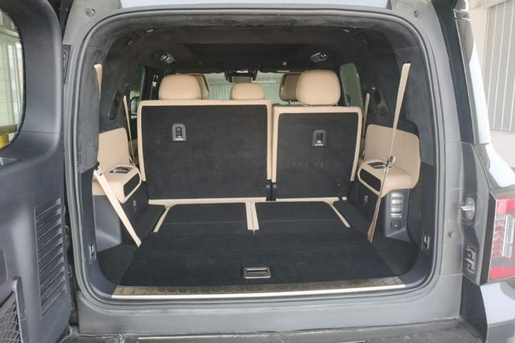 Used Formula Leopard 8 2025 Smart & Brave Flagship Edition 7 Seats Trunk