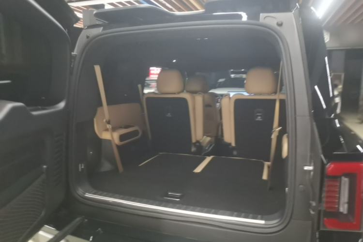Used Formula Leopard 8 2025 Smart & Brave Flagship Edition 6 Seats Trunk