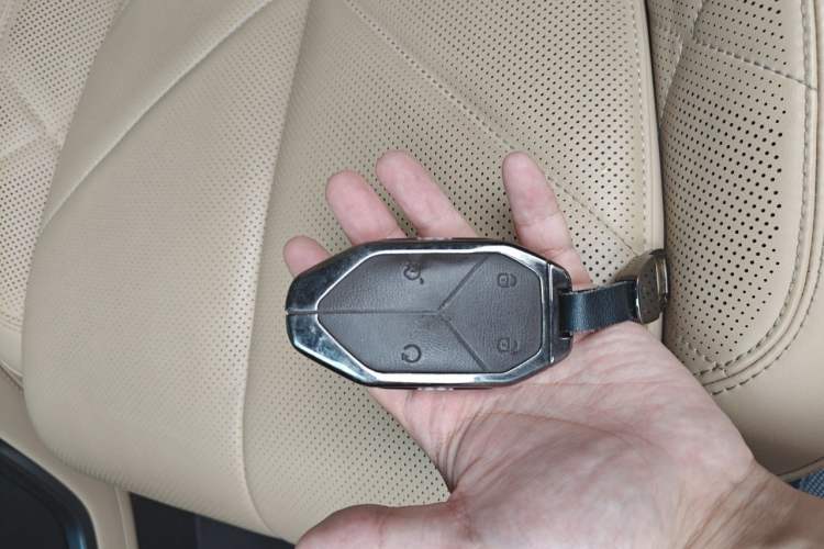 Used Formula Leopard 8 2025 Smart & Brave Flagship Edition 7 Seats Vehicle Key