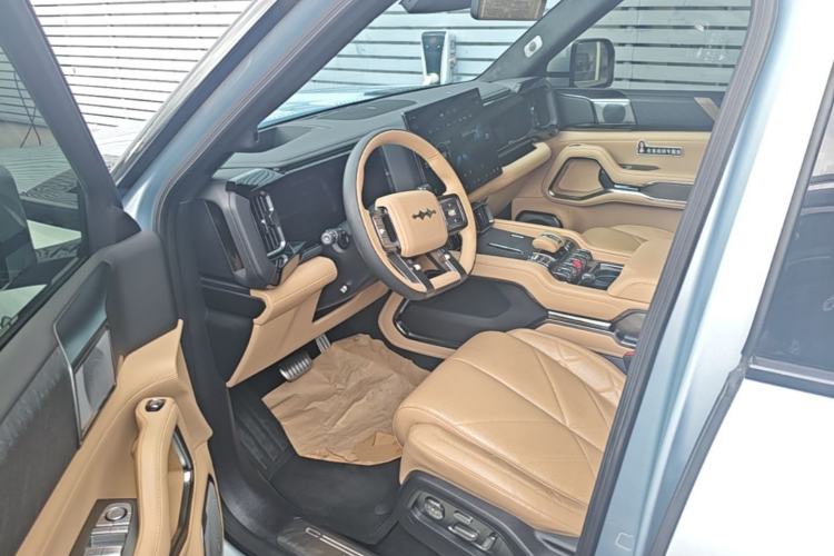 Used Formula Leopard 8 2025 Smart & Brave Flagship Edition 6 Seats Driver Seat