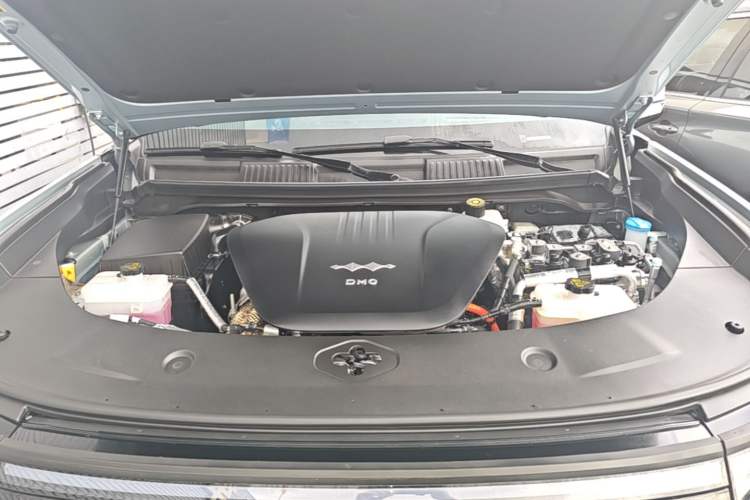 Used Formula Leopard 8 2025 Smart & Brave Flagship Edition 6 Seats Engine Bay