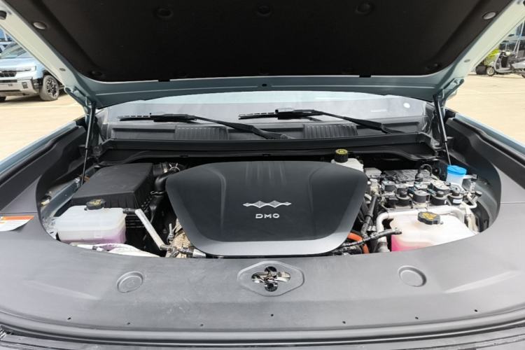 Used Formula Leopard 8 2025 Smart & Brave Flagship Edition 7 Seats Engine Bay