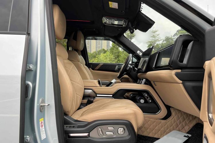 Used Formula Leopard 8 2025 Smart & Brave Flagship Edition 7 Seats Interior 5