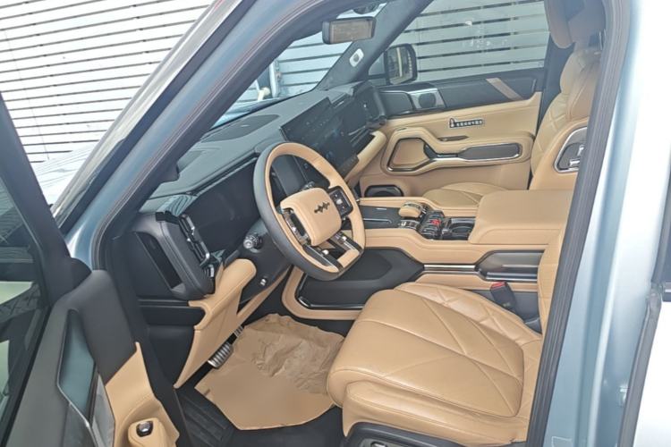 Used Formula Leopard 8 2025 Smart & Brave Flagship Edition 6 Seats Left Front Seat