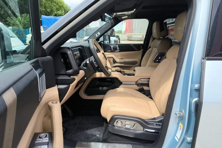 Used Formula Leopard 8 2025 Smart & Brave Flagship Edition 7 Seats Left Front Seat