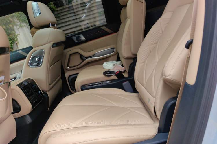 Used Formula Leopard 8 2025 Smart & Brave Flagship Edition 6 Seats Left Rear Seat