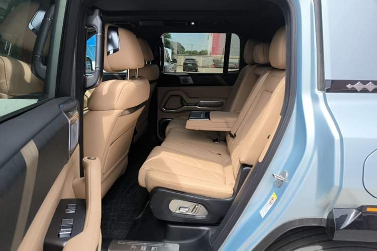 Used Formula Leopard 8 2025 Smart & Brave Flagship Edition 7 Seats Left Rear Seat