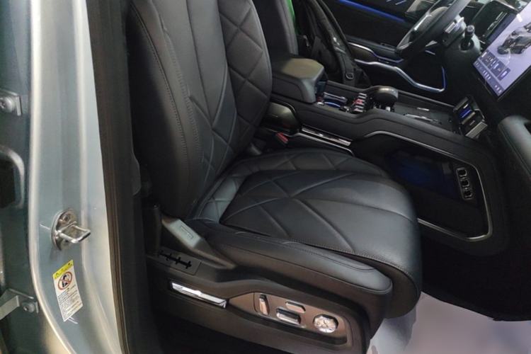 Used Formula Leopard 8 2025 Smart & Brave Flagship Edition 6 Seats Right Front Seat