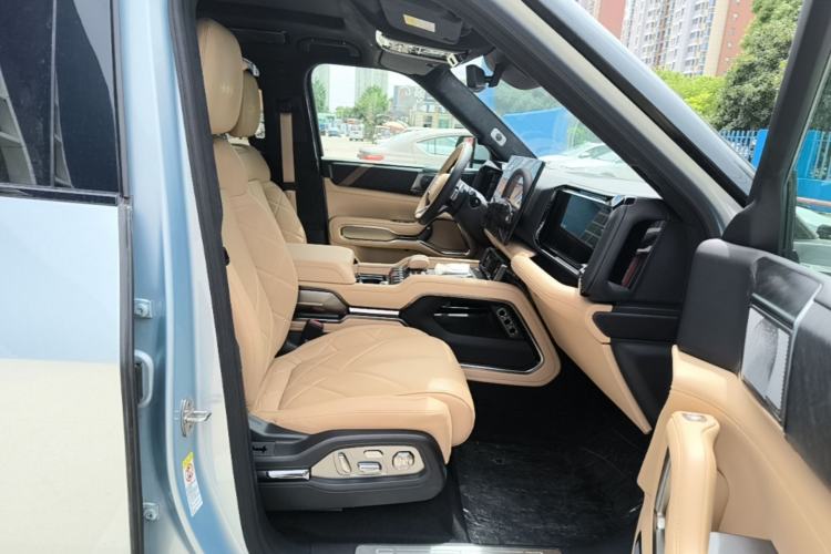 Used Formula Leopard 8 2025 Smart & Brave Flagship Edition 7 Seats Right Front Seat