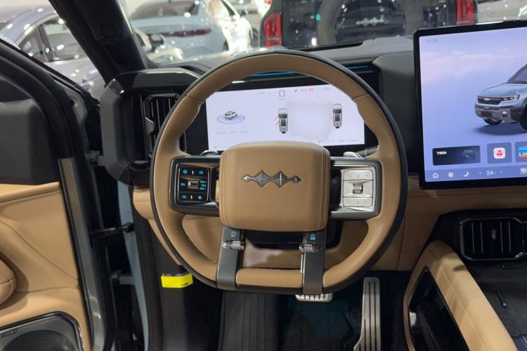 Used Formula Leopard 8 2025 Smart & Brave Flagship Edition 7 Seats Steering Wheel