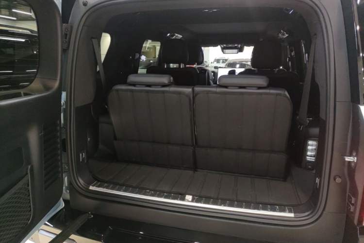 Used Formula Leopard 8 2025 Smart & Brave Flagship Edition 6 Seats Trunk