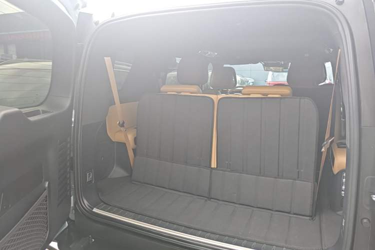 Used Formula Leopard 8 2025 Smart & Brave Flagship Edition 6 Seats Trunk