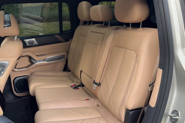 Used Formula Leopard 8 2025 Smart & Brave Flagship Edition 7 Seats Interior 1